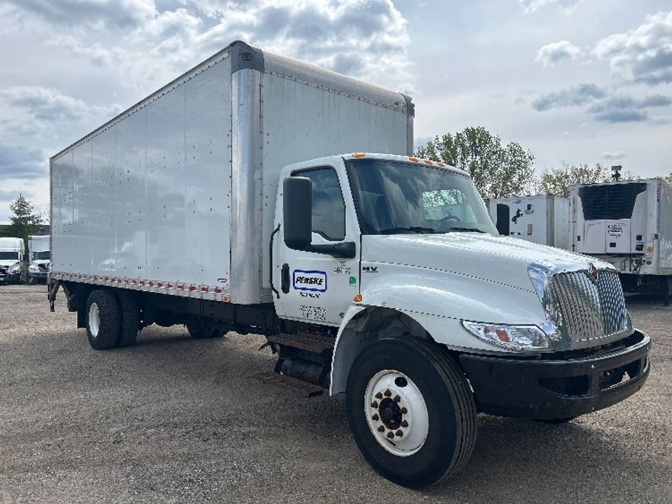 Medium Duty Box Truck-Light and Medium Duty Trucks-International-2022-MV607-La Porte-IN-183,057\n\t\tmiles-$ 45,000 - Image 1