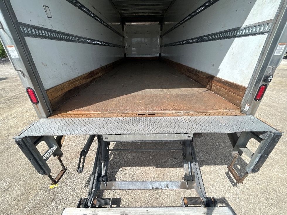 Medium Duty Box Truck-Light and Medium Duty Trucks-International-2022-MV607-La Porte-IN-183,057\n\t\tmiles-$ 45,000 - Image 10