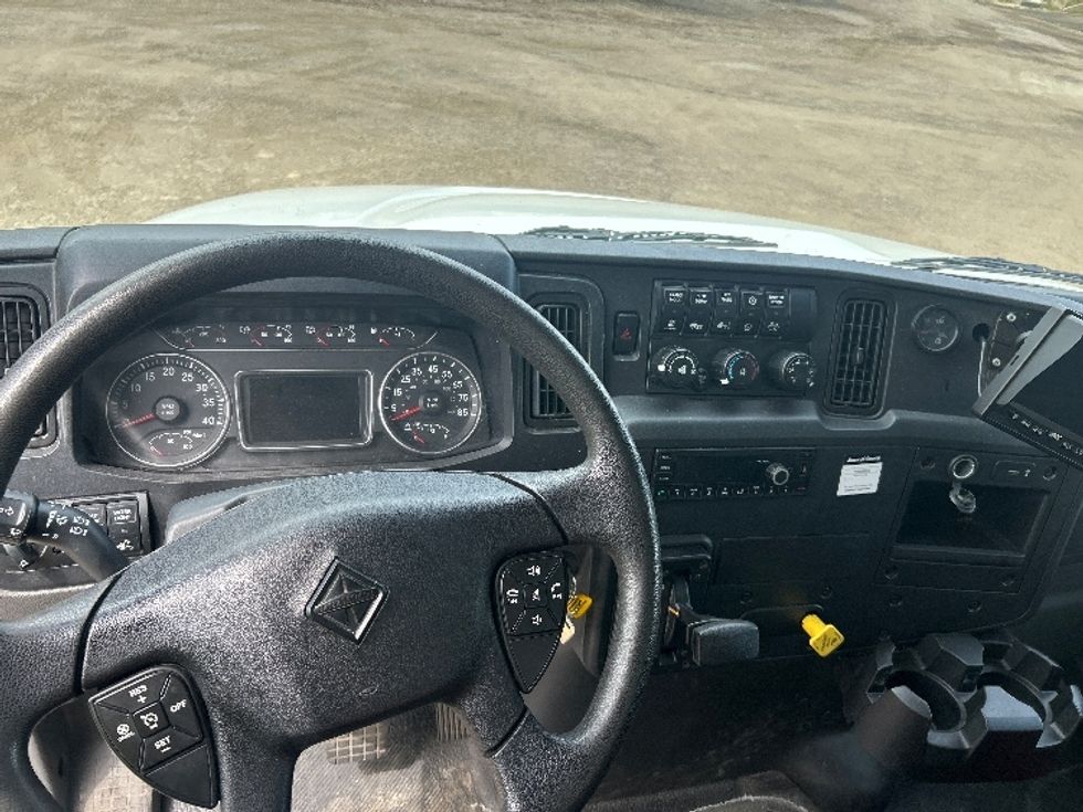 Medium Duty Box Truck-Light and Medium Duty Trucks-International-2022-MV607-La Porte-IN-183,057\n\t\tmiles-$ 45,000 - Image 18