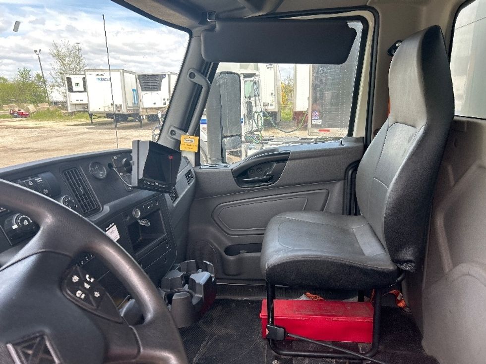Medium Duty Box Truck-Light and Medium Duty Trucks-International-2022-MV607-La Porte-IN-183,057\n\t\tmiles-$ 45,000 - Image 19