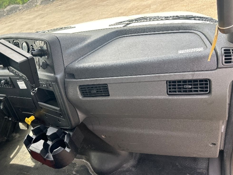 Medium Duty Box Truck-Light and Medium Duty Trucks-International-2022-MV607-La Porte-IN-183,057\n\t\tmiles-$ 45,000 - Image 21
