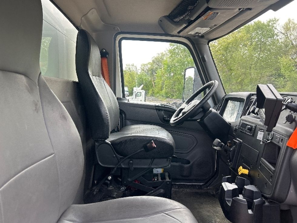 Medium Duty Box Truck-Light and Medium Duty Trucks-International-2022-MV607-La Porte-IN-183,057\n\t\tmiles-$ 45,000 - Image 22