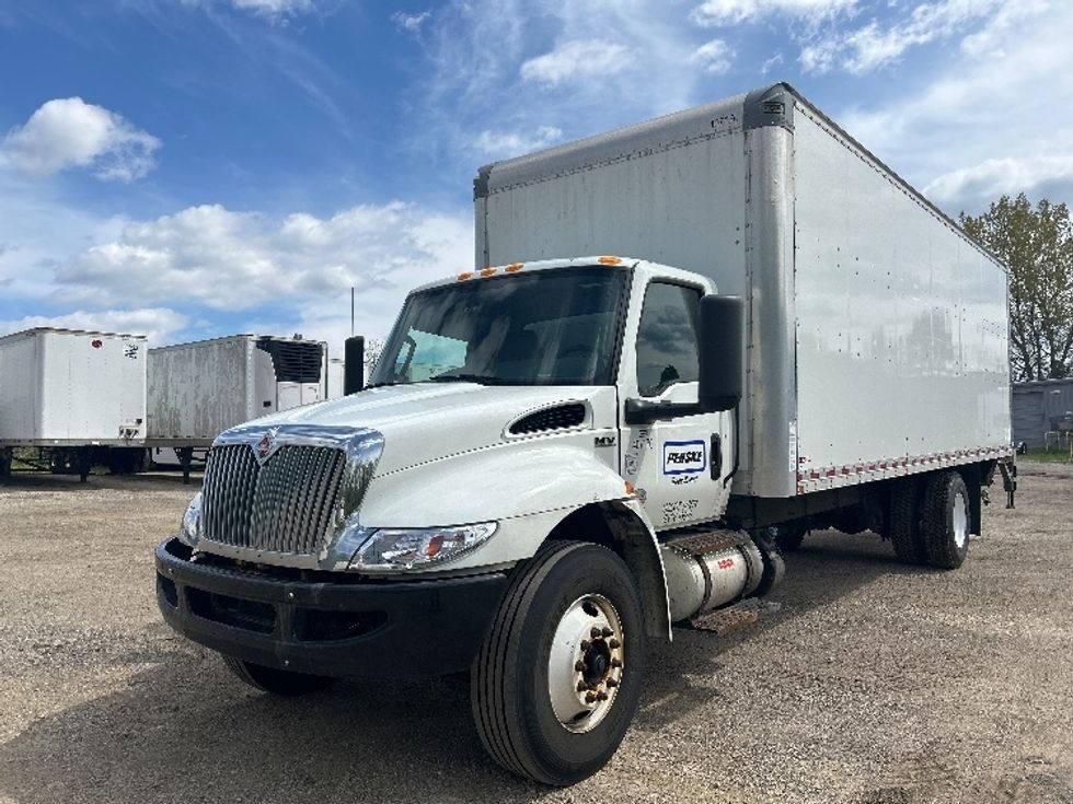 Medium Duty Box Truck-Light and Medium Duty Trucks-International-2022-MV607-La Porte-IN-183,057\n\t\tmiles-$ 45,000 - Image 3