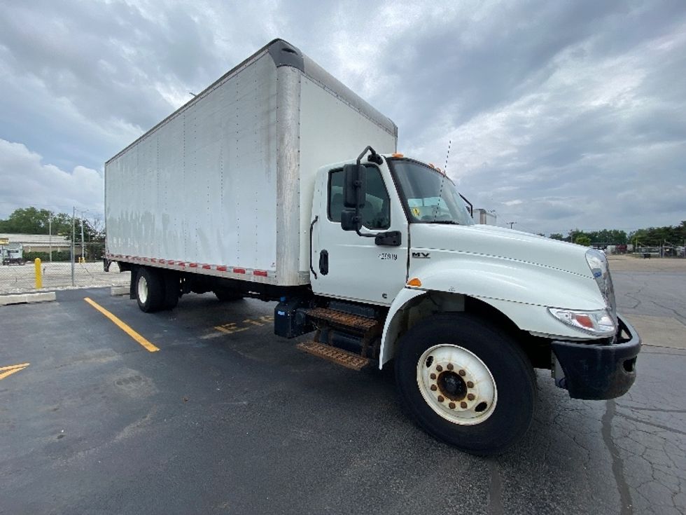 Medium Duty Box Truck-Light and Medium Duty Trucks-International-2022-MV607-La Porte-IN-299,413\n\t\tmiles-$ 34,000 - Image 1