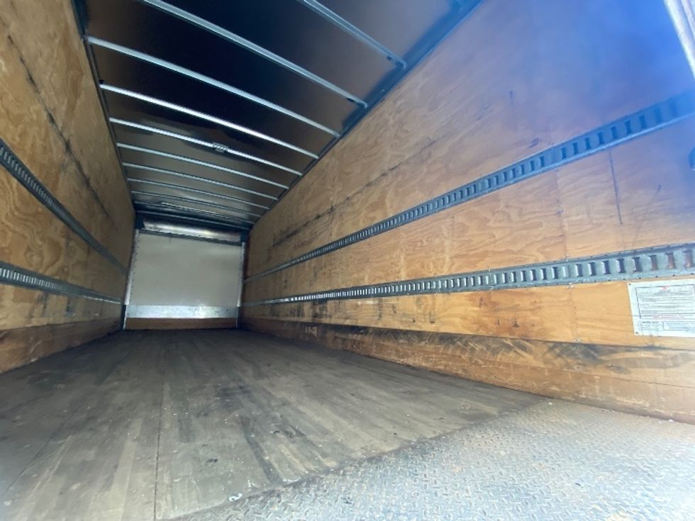 Medium Duty Box Truck-Light and Medium Duty Trucks-International-2022-MV607-La Porte-IN-299,413\n\t\tmiles-$ 34,000 - Image 11