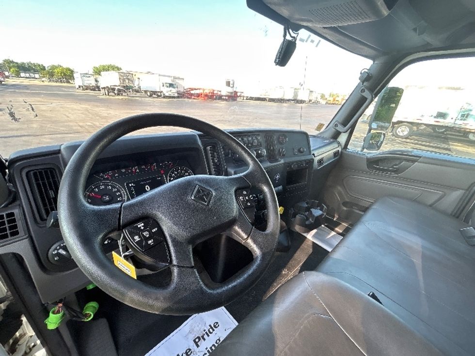 Medium Duty Box Truck-Light and Medium Duty Trucks-International-2022-MV607-La Porte-IN-299,413\n\t\tmiles-$ 34,000 - Image 16
