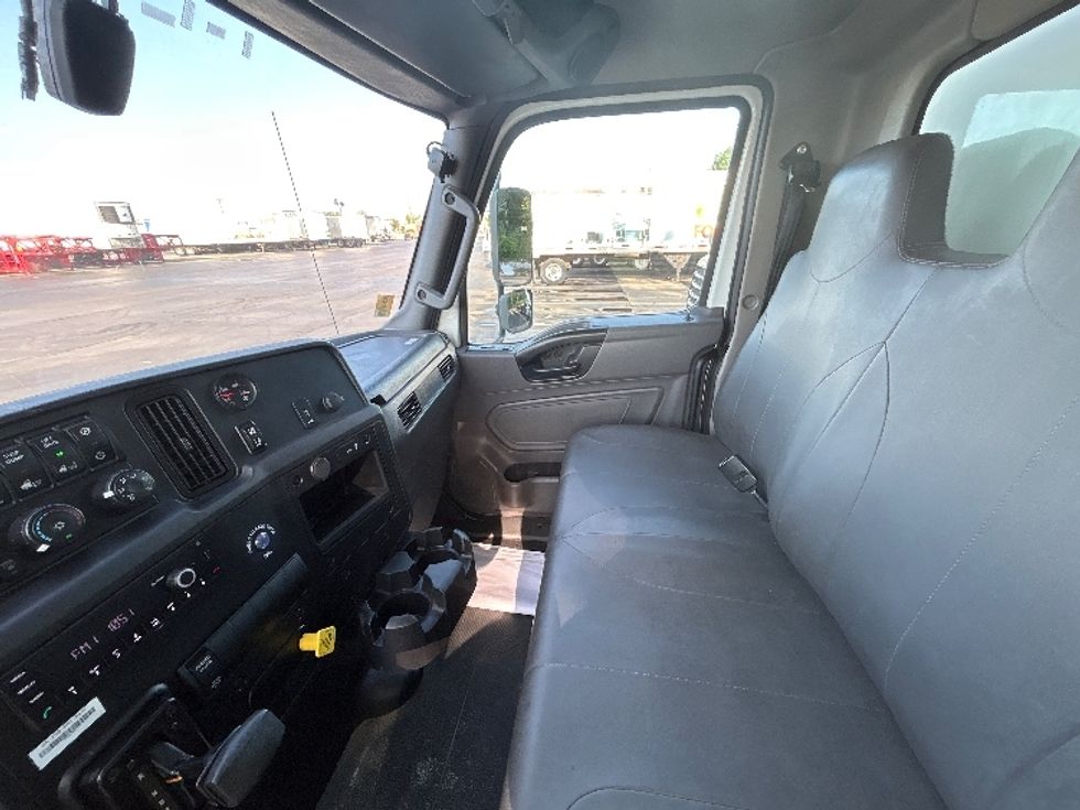 Medium Duty Box Truck-Light and Medium Duty Trucks-International-2022-MV607-La Porte-IN-299,413\n\t\tmiles-$ 34,000 - Image 18