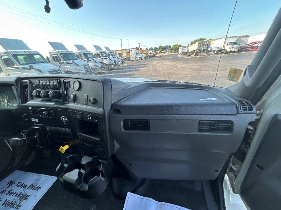 Medium Duty Box Truck-Light and Medium Duty Trucks-International-2022-MV607-La Porte-IN-299,413\n\t\tmiles-$ 34,000 - Image 20