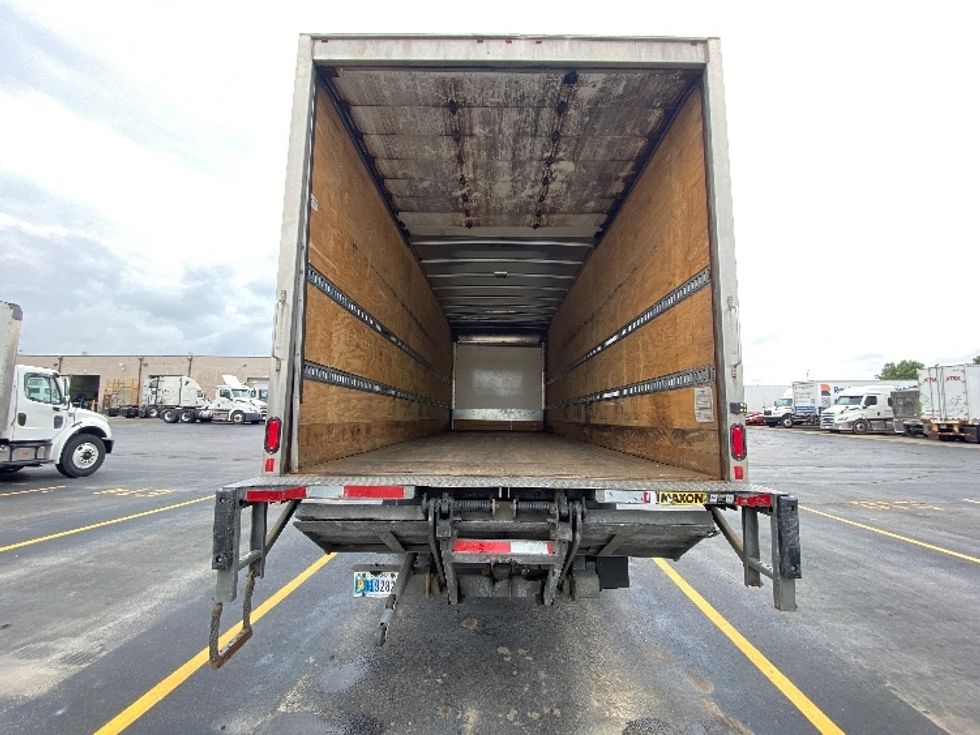 Medium Duty Box Truck-Light and Medium Duty Trucks-International-2022-MV607-La Porte-IN-299,413\n\t\tmiles-$ 34,000 - Image 8