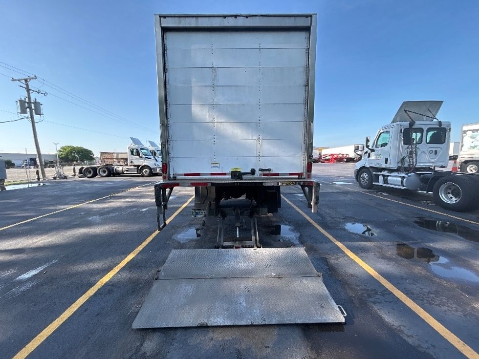 Medium Duty Box Truck-Light and Medium Duty Trucks-International-2022-MV607-La Porte-IN-299,413\n\t\tmiles-$ 34,000 - Image 9