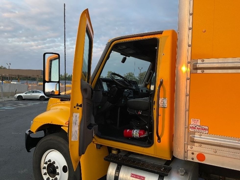 Medium Duty Box Truck-Light and Medium Duty Trucks-International-2022-MV607-Lafayette-LA-288,698\n\t\tmiles-$ 36,750 - Image 16