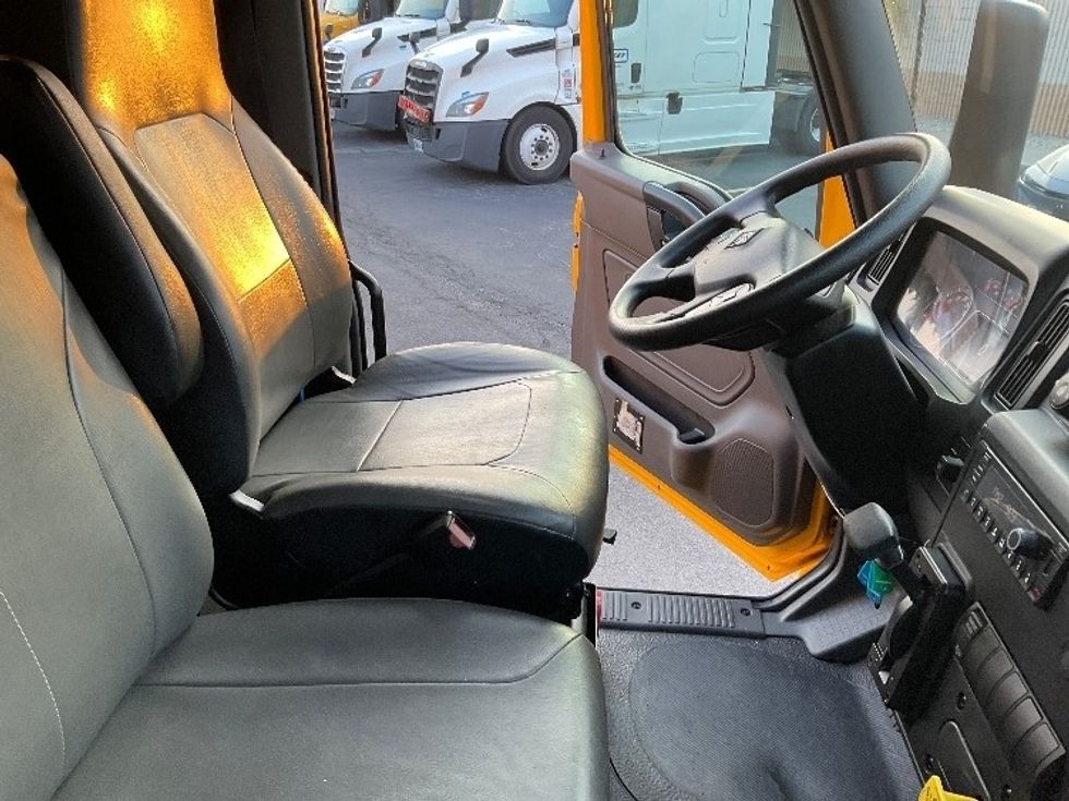 Medium Duty Box Truck-Light and Medium Duty Trucks-International-2022-MV607-Lafayette-LA-288,698\n\t\tmiles-$ 36,750 - Image 22