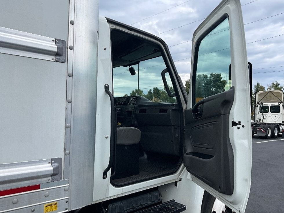 Medium Duty Box Truck-Light and Medium Duty Trucks-International-2022-MV607-Lagrange-GA-270,900\n\t\tmiles-$ 43,250 - Image 19