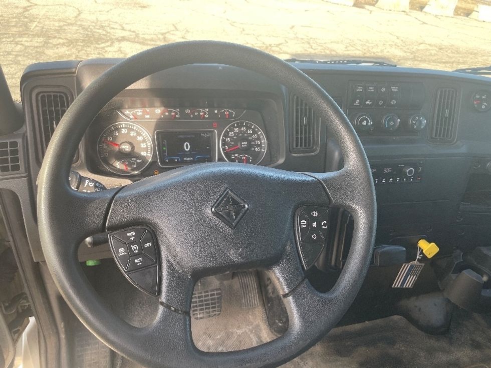 Medium Duty Box Truck-Light and Medium Duty Trucks-International-2022-MV607-Lansing-MI-110,680\n\t\tmiles-$ 62,250 - Image 17