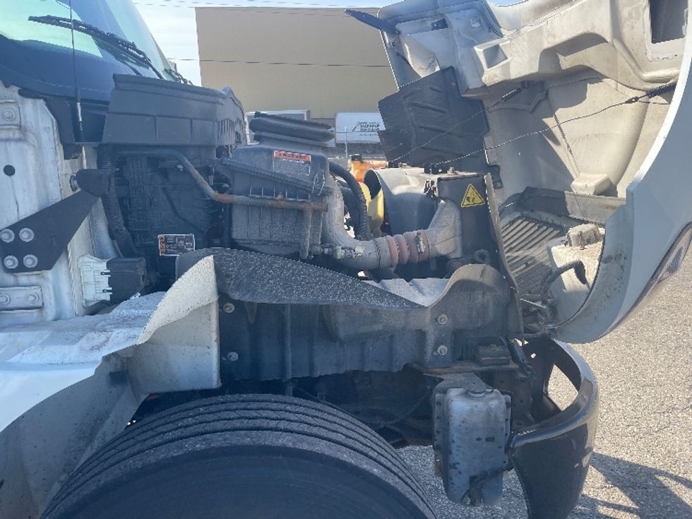 Medium Duty Box Truck-Light and Medium Duty Trucks-International-2022-MV607-Lansing-MI-110,680\n\t\tmiles-$ 62,250 - Image 22