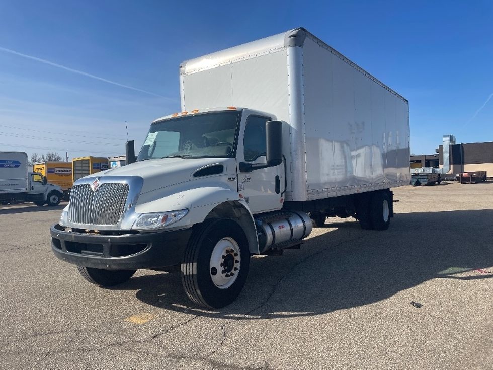 Medium Duty Box Truck-Light and Medium Duty Trucks-International-2022-MV607-Lansing-MI-166,714\n\t\tmiles-$ 51,750 - Image 1