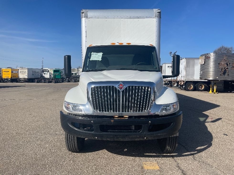 Medium Duty Box Truck-Light and Medium Duty Trucks-International-2022-MV607-Lansing-MI-166,714\n\t\tmiles-$ 51,750 - Image 2