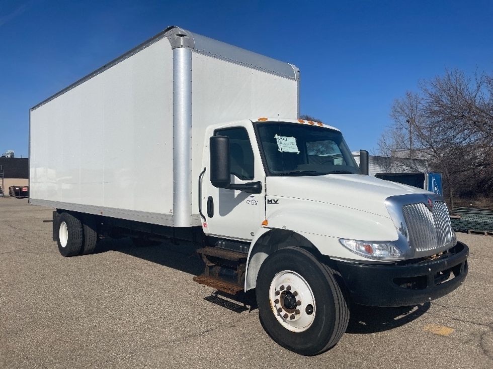 Medium Duty Box Truck-Light and Medium Duty Trucks-International-2022-MV607-Lansing-MI-166,714\n\t\tmiles-$ 51,750 - Image 3