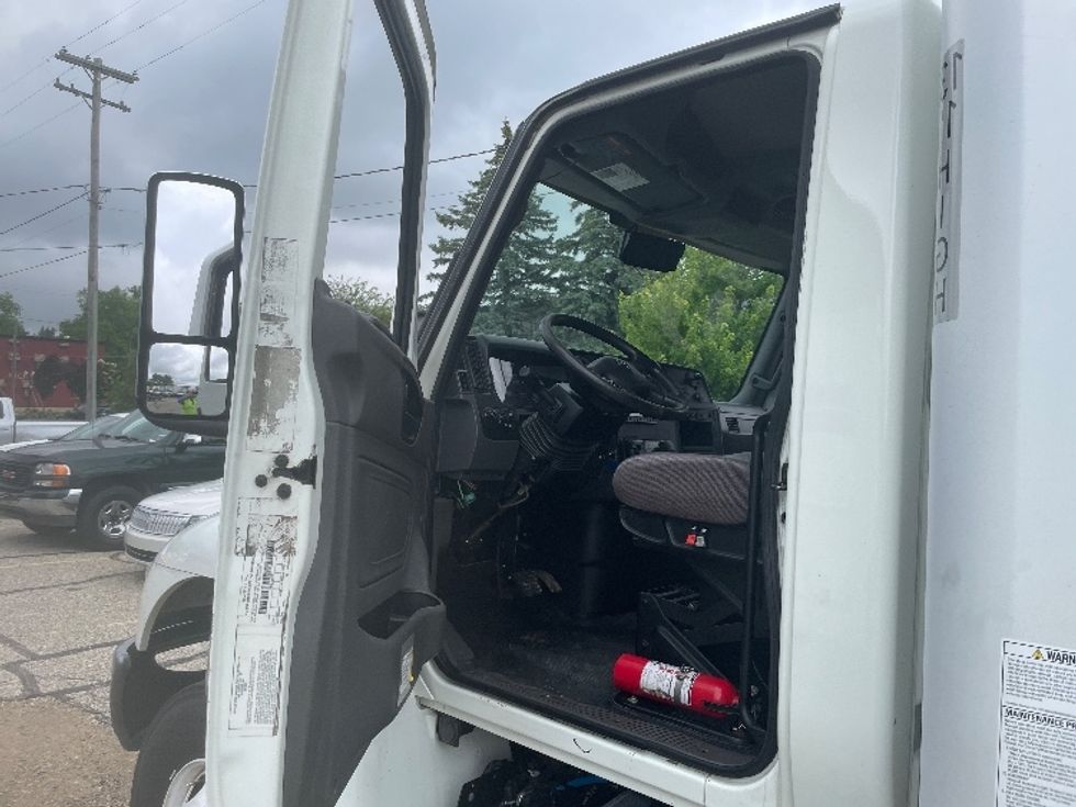 Medium Duty Box Truck-Light and Medium Duty Trucks-International-2022-MV607-Lansing-MI-251,244\n\t\tmiles-$ 46,500 - Image 16