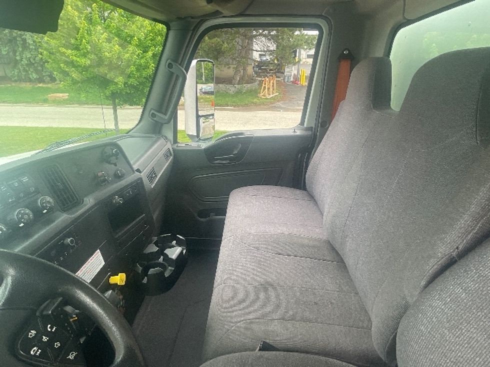 Medium Duty Box Truck-Light and Medium Duty Trucks-International-2022-MV607-Lansing-MI-251,244\n\t\tmiles-$ 46,500 - Image 19