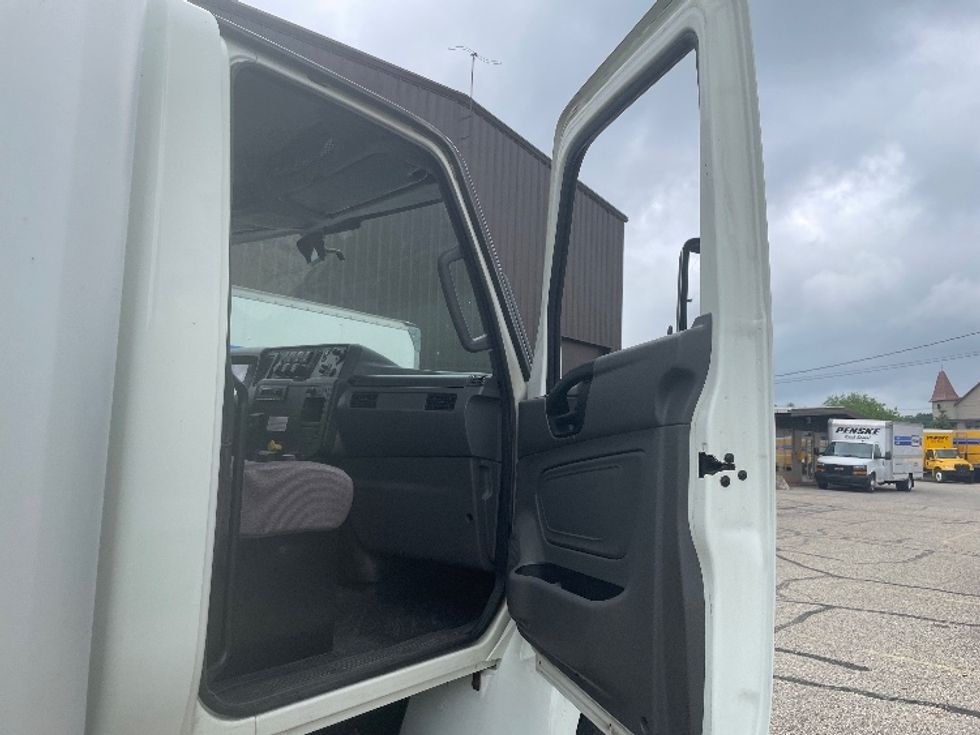 Medium Duty Box Truck-Light and Medium Duty Trucks-International-2022-MV607-Lansing-MI-251,244\n\t\tmiles-$ 46,500 - Image 20