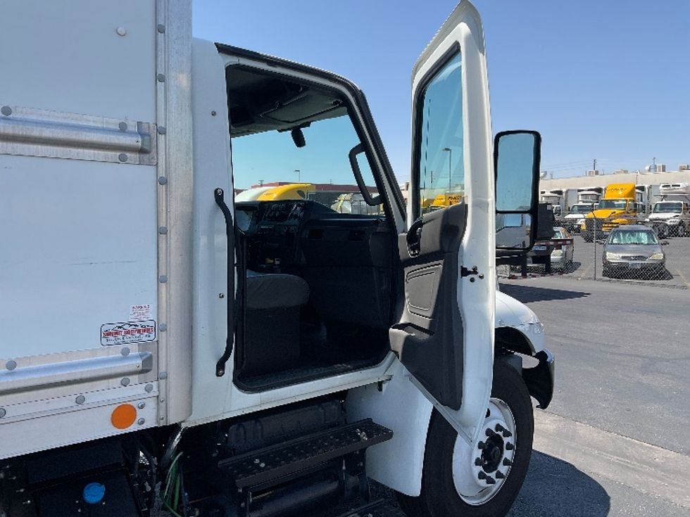 Medium Duty Box Truck-Light and Medium Duty Trucks-International-2022-MV607-Las Vegas-NV-190,237\n\t\tmiles-$ 56,000 - Image 20