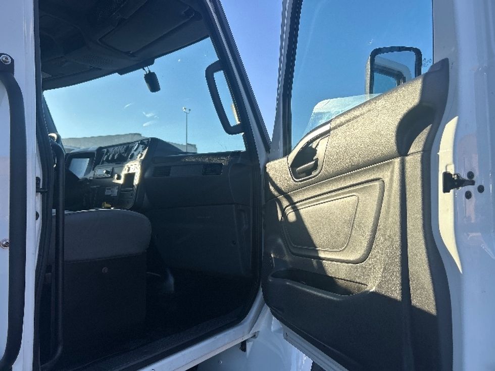 Medium Duty Box Truck-Light and Medium Duty Trucks-International-2022-MV607-Las Vegas-NV-234,024\n\t\tmiles-$ 44,000 - Image 19