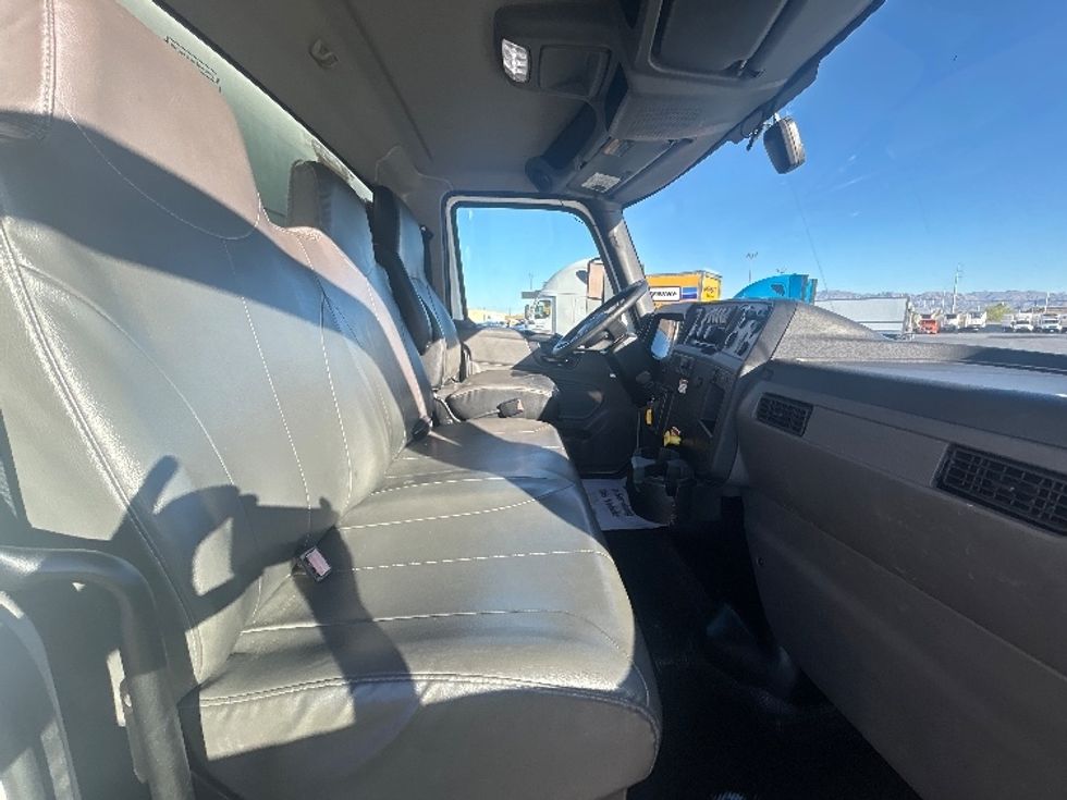Medium Duty Box Truck-Light and Medium Duty Trucks-International-2022-MV607-Las Vegas-NV-240,436\n\t\tmiles-$ 43,000 - Image 21
