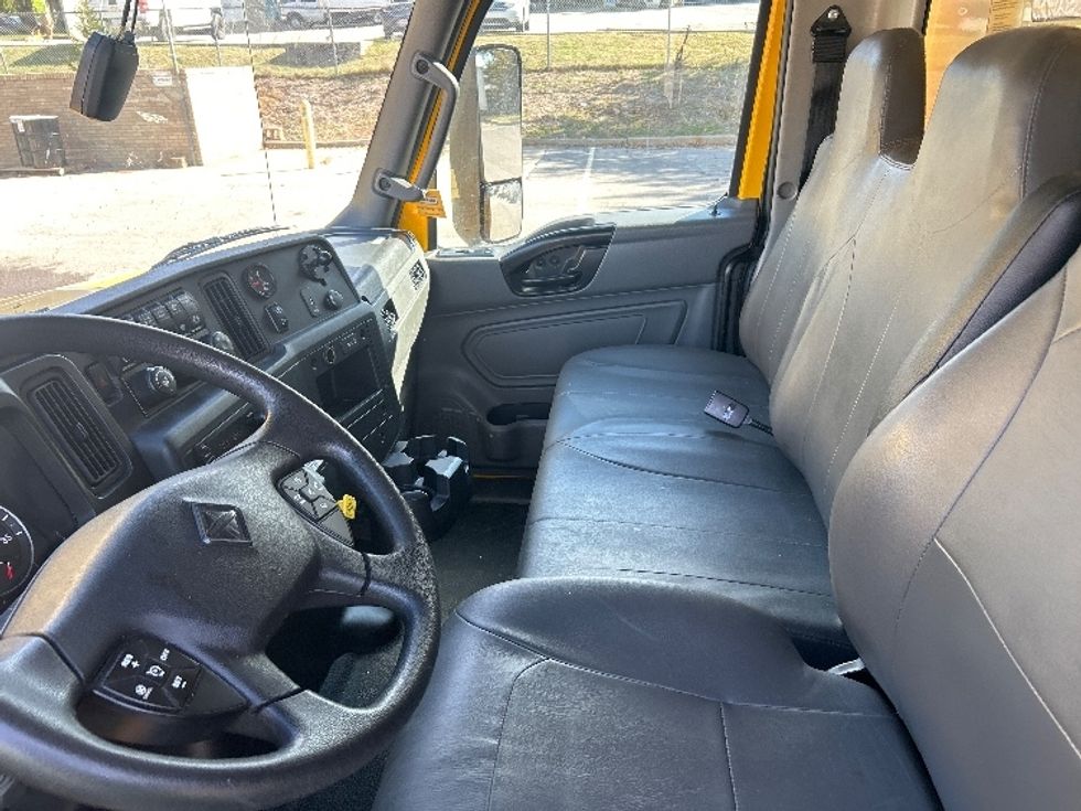 Medium Duty Box Truck-Light and Medium Duty Trucks-International-2022-MV607-Lenexa-KS-206,157\n\t\tmiles-$ 43,500 - Image 19