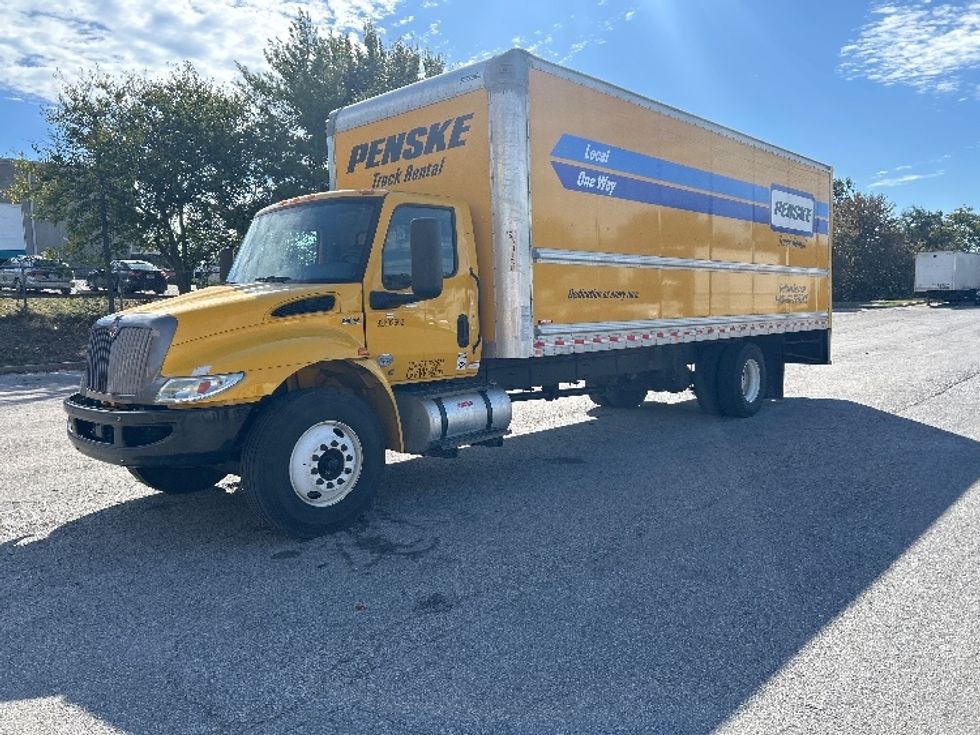 Medium Duty Box Truck-Light and Medium Duty Trucks-International-2022-MV607-Lenexa-KS-206,157\n\t\tmiles-$ 43,500 - Image 3
