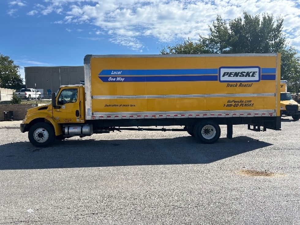 Medium Duty Box Truck-Light and Medium Duty Trucks-International-2022-MV607-Lenexa-KS-206,157\n\t\tmiles-$ 43,500 - Image 4