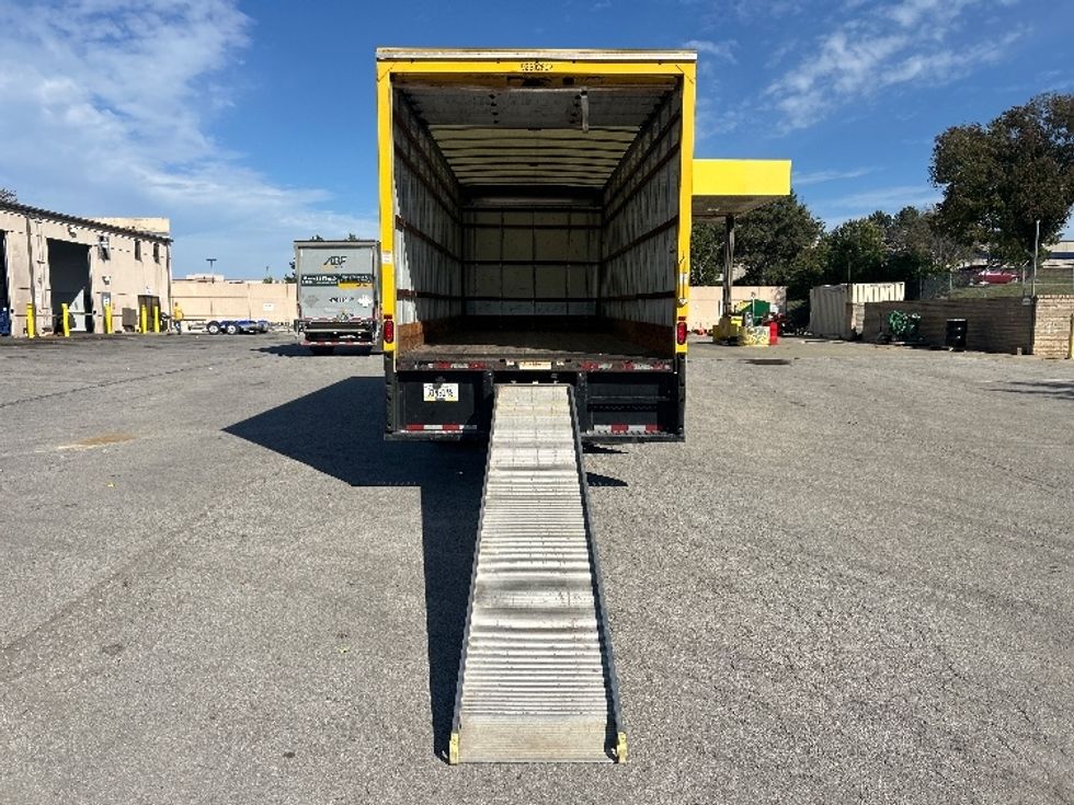 Medium Duty Box Truck-Light and Medium Duty Trucks-International-2022-MV607-Lenexa-KS-206,157\n\t\tmiles-$ 43,500 - Image 9