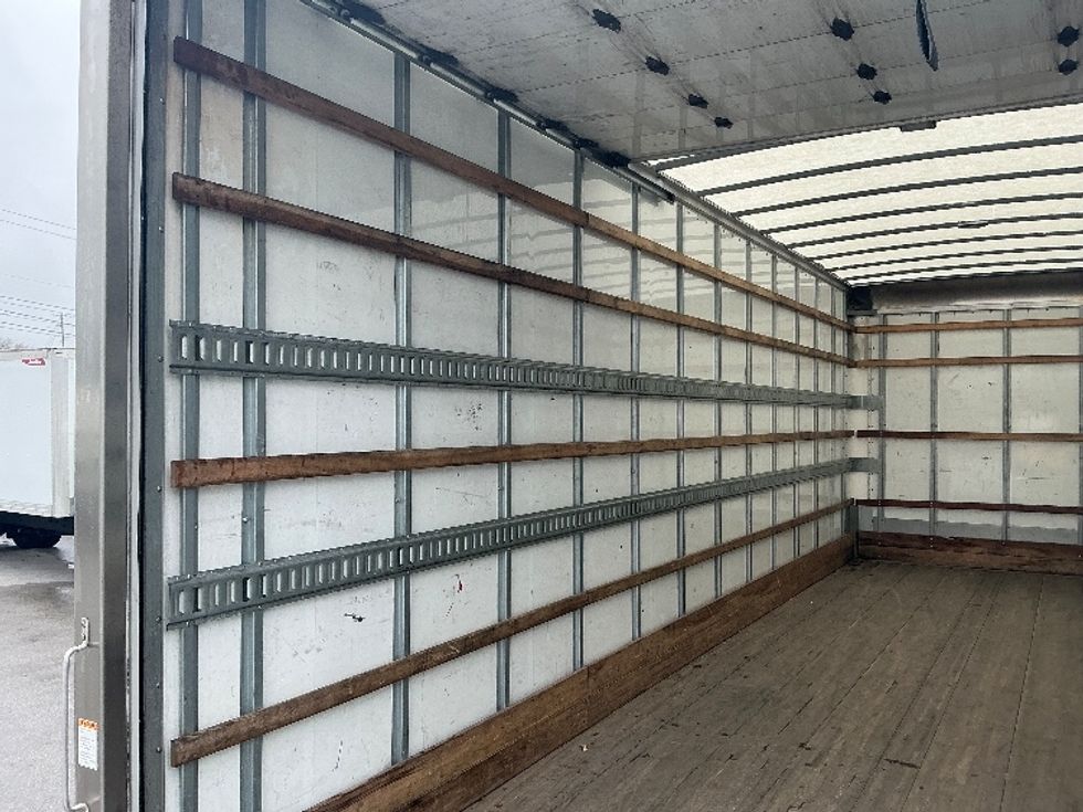 Medium Duty Box Truck-Light and Medium Duty Trucks-International-2022-MV607-Lexington-KY-98,800\n\t\tmiles-$ 75,500 - Image 11