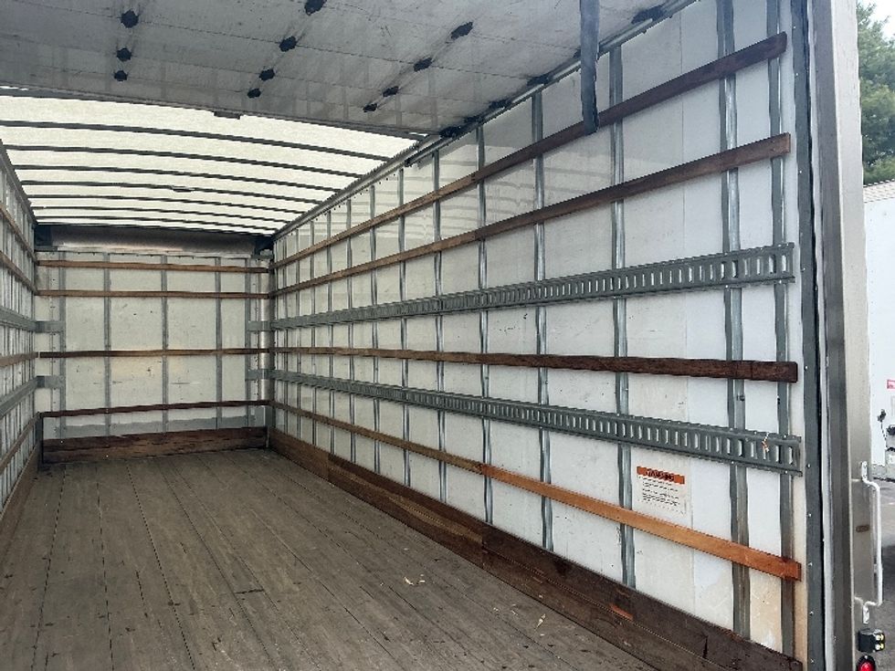 Medium Duty Box Truck-Light and Medium Duty Trucks-International-2022-MV607-Lexington-KY-98,800\n\t\tmiles-$ 75,500 - Image 12