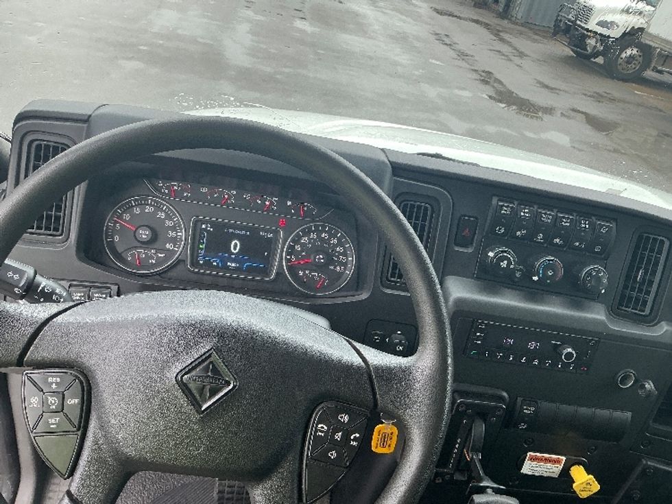 Medium Duty Box Truck-Light and Medium Duty Trucks-International-2022-MV607-Lexington-KY-98,800\n\t\tmiles-$ 75,500 - Image 18