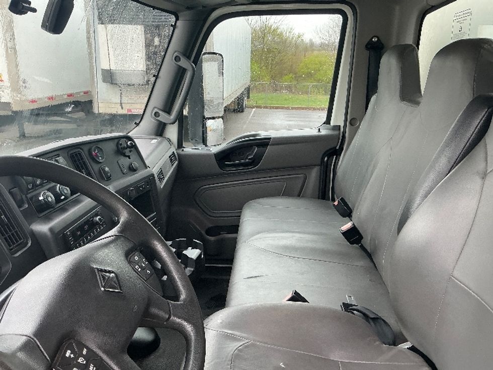 Medium Duty Box Truck-Light and Medium Duty Trucks-International-2022-MV607-Lexington-KY-98,800\n\t\tmiles-$ 75,500 - Image 19