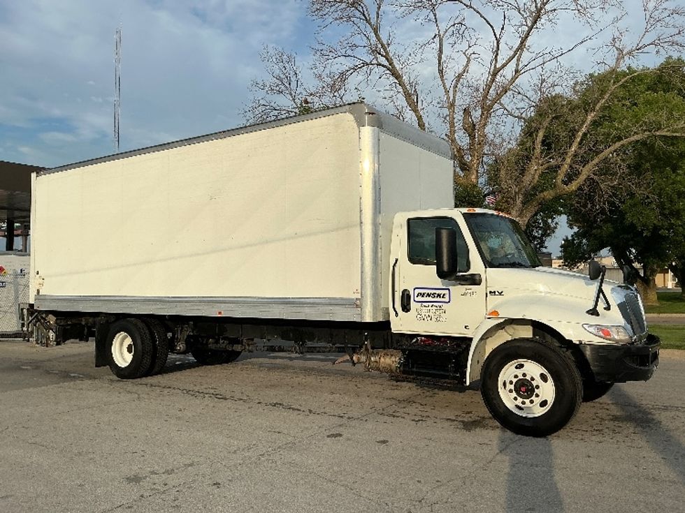 Medium Duty Box Truck-Light and Medium Duty Trucks-International-2022-MV607-Lincoln-NE-216,260\n\t\tmiles-$ 59,500 - Image 1