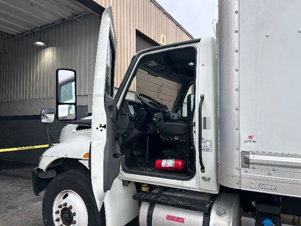 Medium Duty Box Truck-Light and Medium Duty Trucks-International-2022-MV607-Lincoln-NE-216,260\n\t\tmiles-$ 59,500 - Image 16