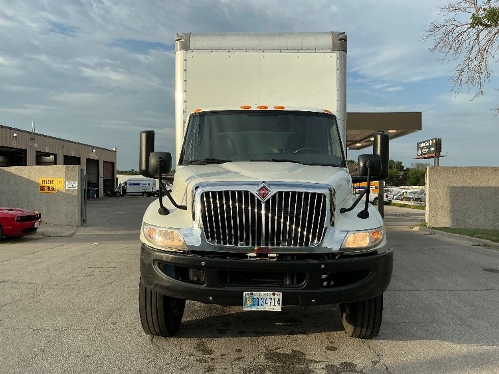 Medium Duty Box Truck-Light and Medium Duty Trucks-International-2022-MV607-Lincoln-NE-216,260\n\t\tmiles-$ 59,500 - Image 2