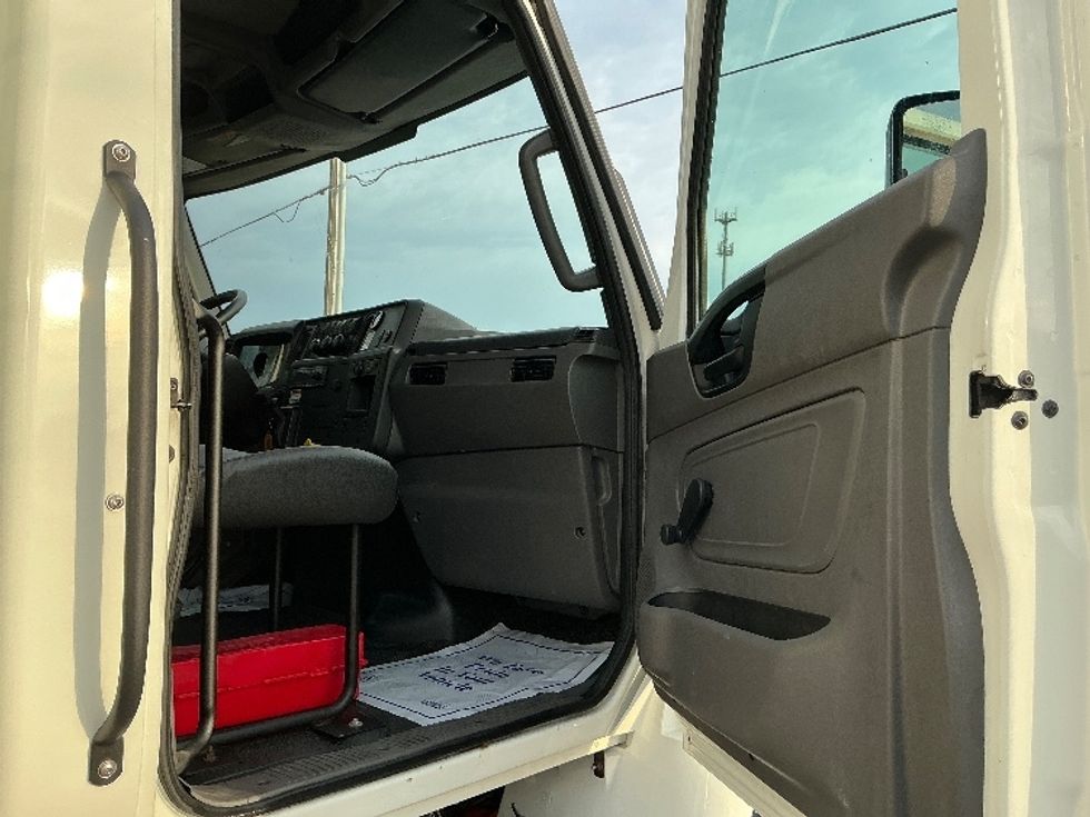 Medium Duty Box Truck-Light and Medium Duty Trucks-International-2022-MV607-Lincoln-NE-216,260\n\t\tmiles-$ 59,500 - Image 20