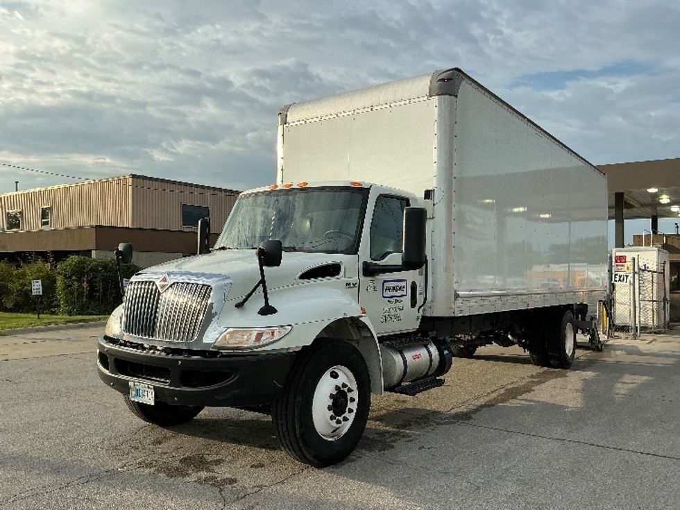 Medium Duty Box Truck-Light and Medium Duty Trucks-International-2022-MV607-Lincoln-NE-216,260\n\t\tmiles-$ 59,500 - Image 3