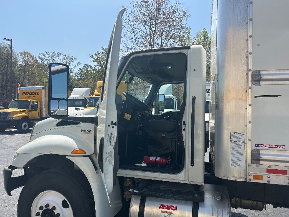 Medium Duty Box Truck-Light and Medium Duty Trucks-International-2022-MV607-Lithia Springs-GA-126,496\n\t\tmiles-$ 75,500 - Image 16