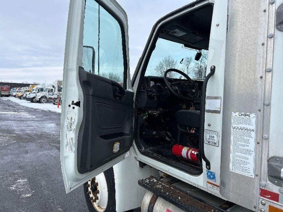 Medium Duty Box Truck-Light and Medium Duty Trucks-International-2022-MV607-Liverpool-NY-148,555\n\t\tmiles-$ 56,250 - Image 11