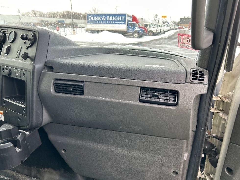 Medium Duty Box Truck-Light and Medium Duty Trucks-International-2022-MV607-Liverpool-NY-148,555\n\t\tmiles-$ 56,250 - Image 16