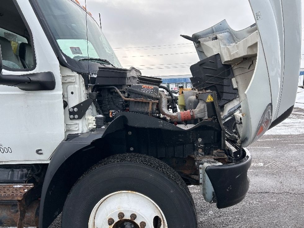 Medium Duty Box Truck-Light and Medium Duty Trucks-International-2022-MV607-Liverpool-NY-148,555\n\t\tmiles-$ 56,250 - Image 18