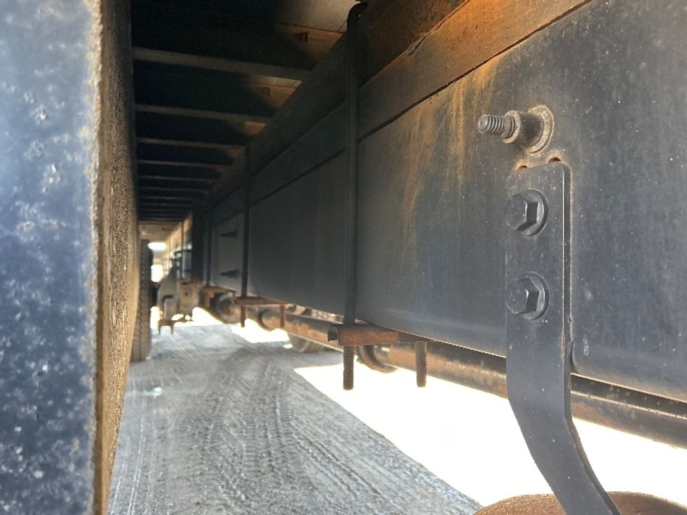 Medium Duty Box Truck-Light and Medium Duty Trucks-International-2022-MV607-Londonderry-NH-121,712\n\t\tmiles-$ 72,000 - Image 14