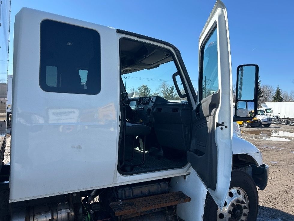 Medium Duty Box Truck-Light and Medium Duty Trucks-International-2022-MV607-Londonderry-NH-121,712\n\t\tmiles-$ 72,000 - Image 20