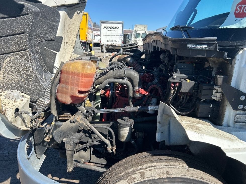 Medium Duty Box Truck-Light and Medium Duty Trucks-International-2022-MV607-Londonderry-NH-121,712\n\t\tmiles-$ 72,000 - Image 24