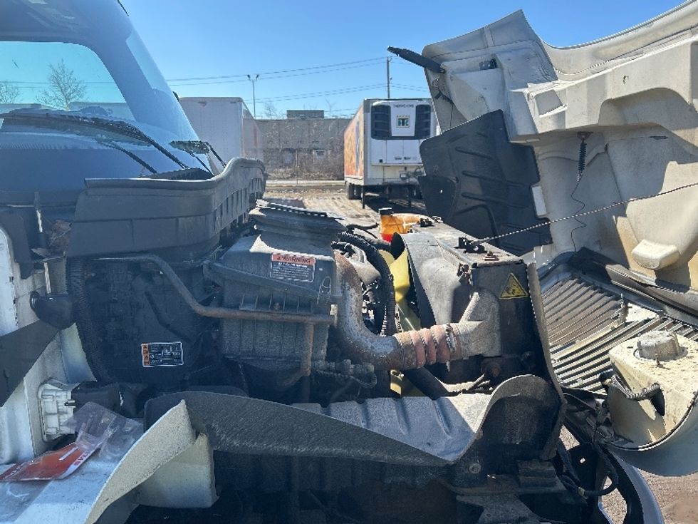 Medium Duty Box Truck-Light and Medium Duty Trucks-International-2022-MV607-Londonderry-NH-121,712\n\t\tmiles-$ 72,000 - Image 23