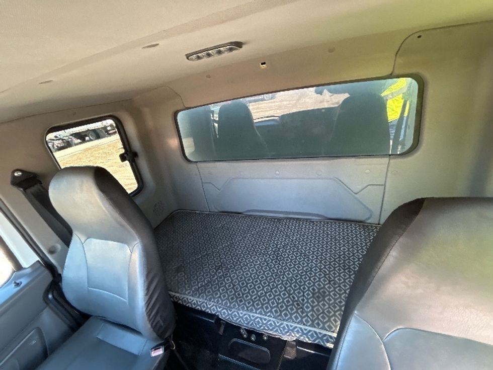 Medium Duty Box Truck-Light and Medium Duty Trucks-International-2022-MV607-Londonderry-NH-121,712\n\t\tmiles-$ 72,000 - Image 25